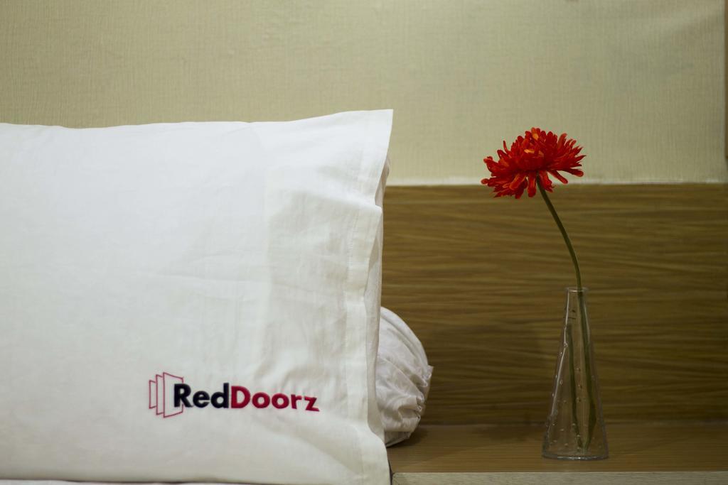 Reddoorz @ Tebet Asem Baris Hotel Jacarta Exterior foto