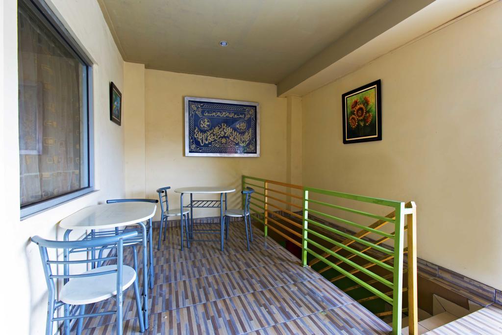 Reddoorz @ Tebet Asem Baris Hotel Jacarta Exterior foto