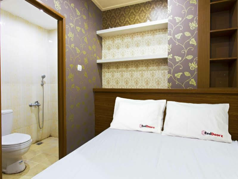 Reddoorz @ Tebet Asem Baris Hotel Jacarta Exterior foto